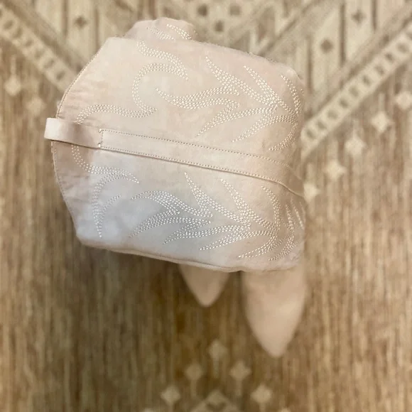 Like New | Target Universal Thread Faux Suede Cowgirl Boots | Western | 11 - Picture 2 of 16